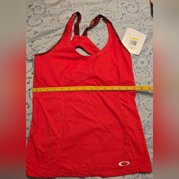 Oakley Red Sports Tank Top With Shelf Bra - Picture 10 of 13